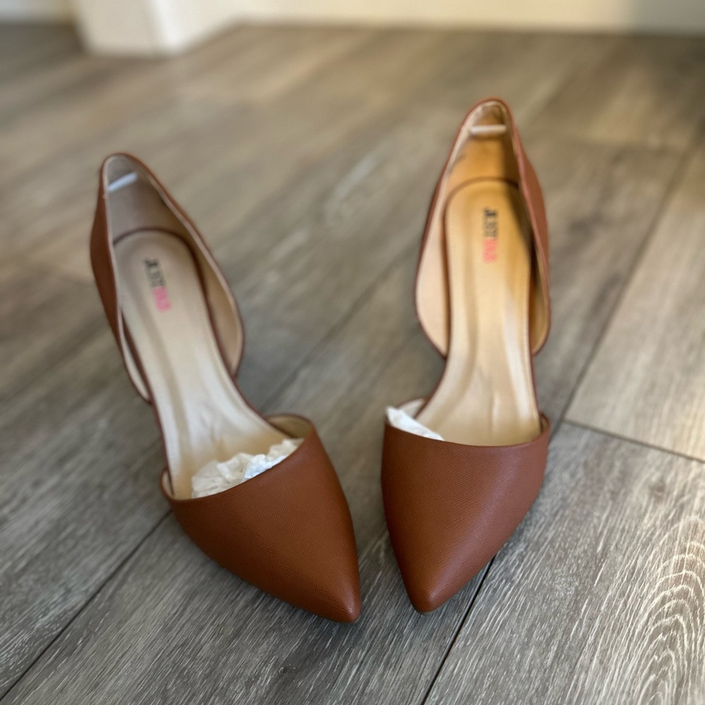 Elegant Cognac Pointed-Toe 4.5” Women's Heel